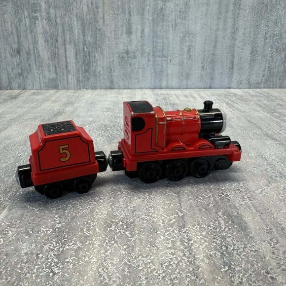 Thomas & Friends Talking James And Tender Diecast Magnetic Train Take N Play - Picture 4 of 7